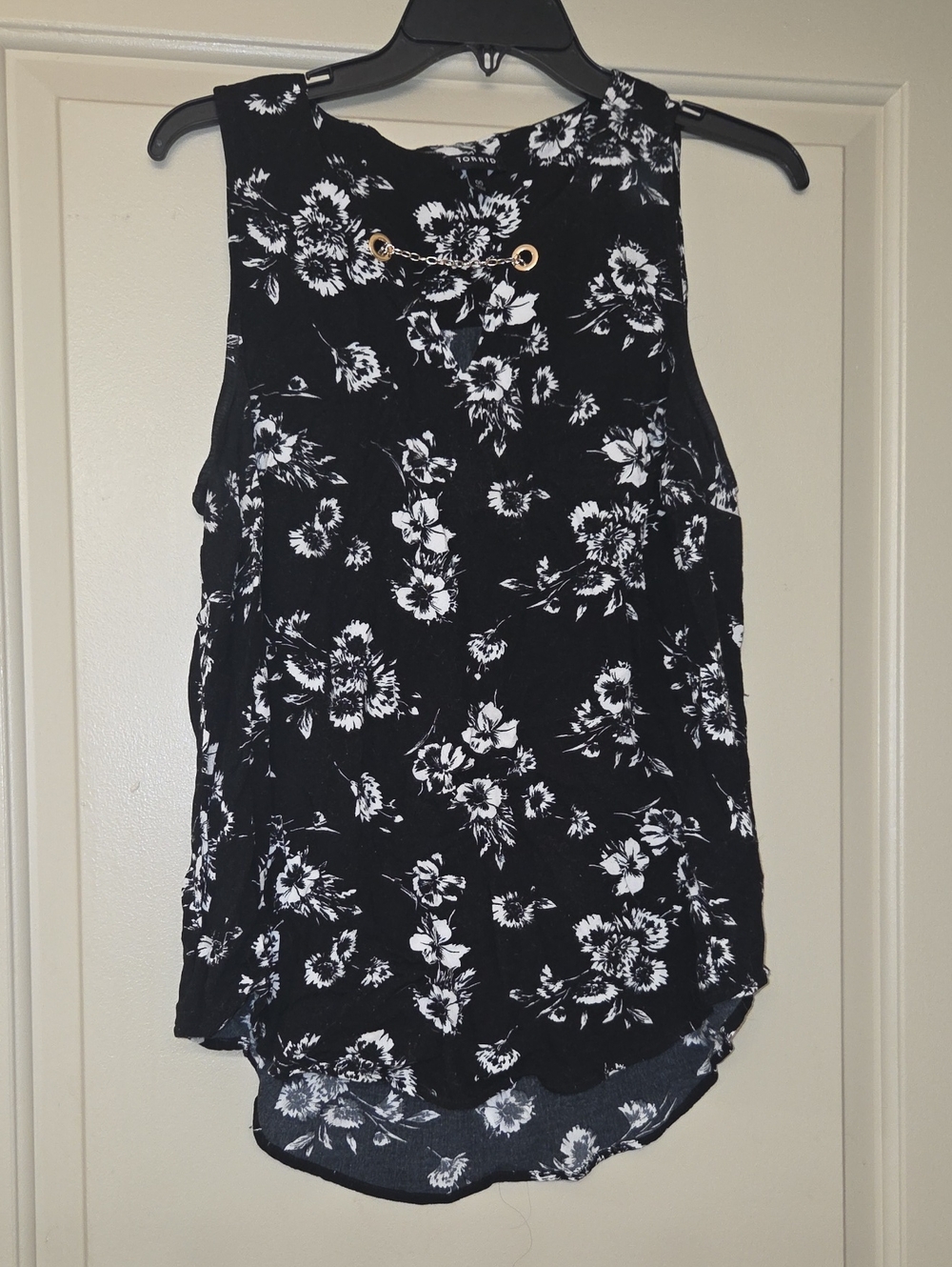 torrid Black Floral Eyelet Sleeveless Camisole